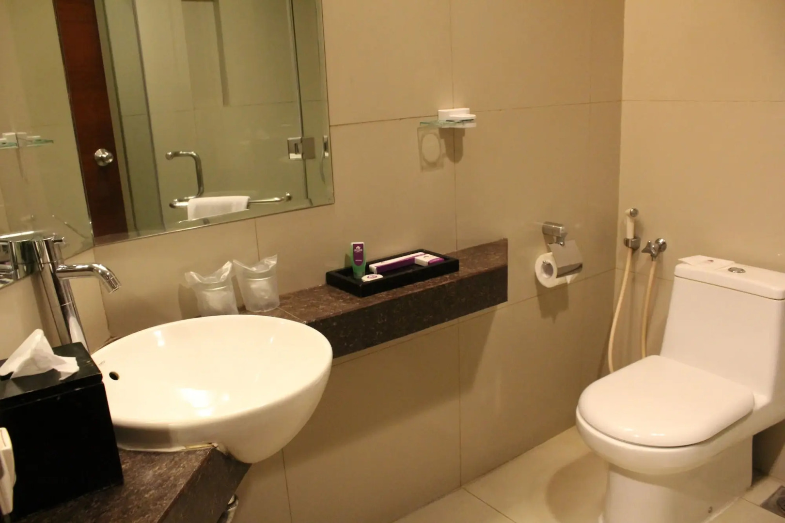 Anggrek Shopping Hotel