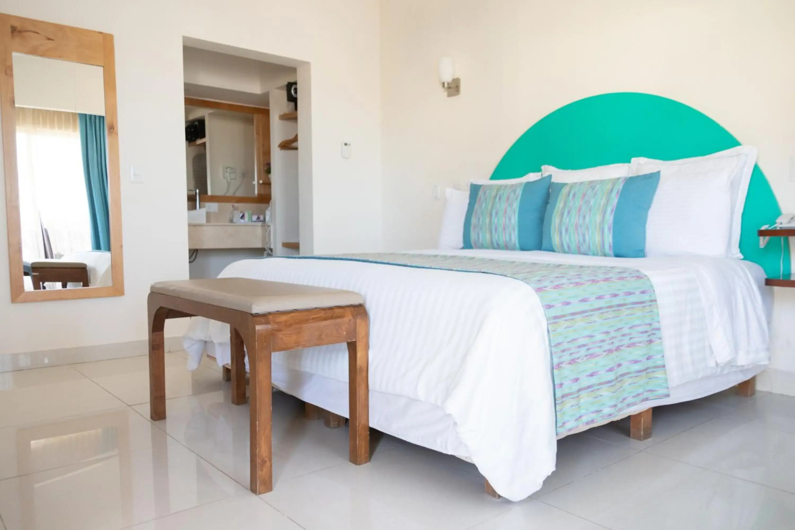 The Westmarine Waterfront Hotel