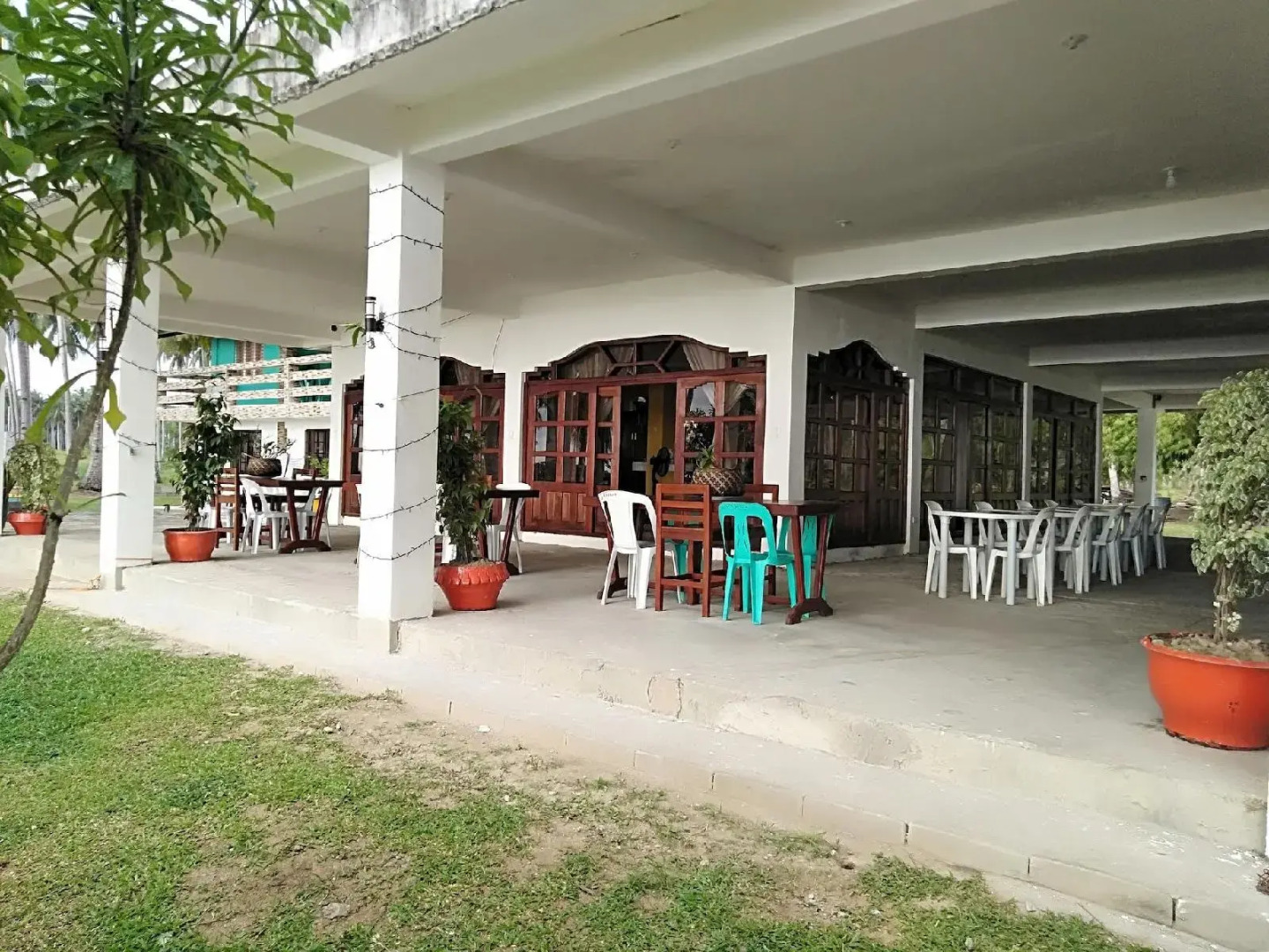 la caballa beach resort bar & grill