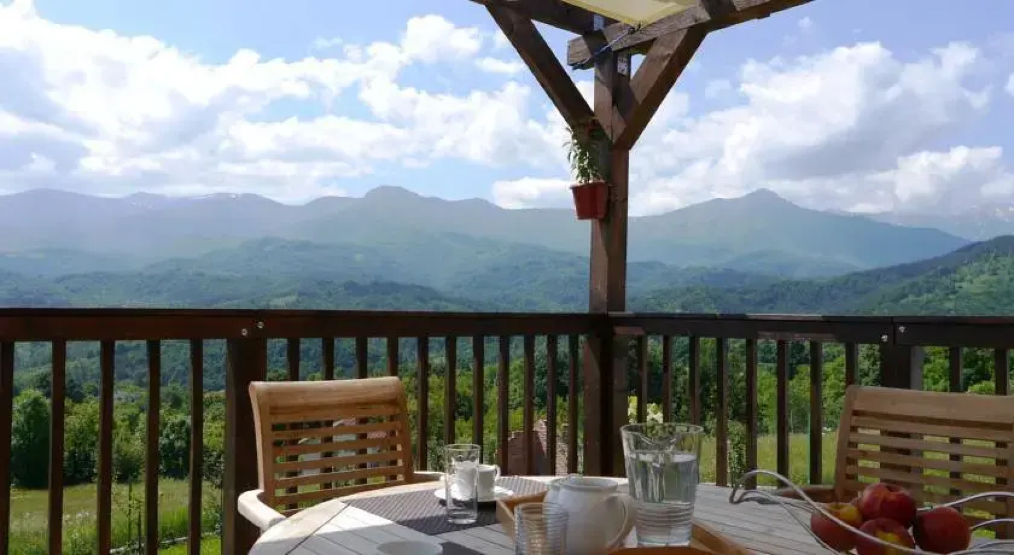 Tabashko Tarn Guest House