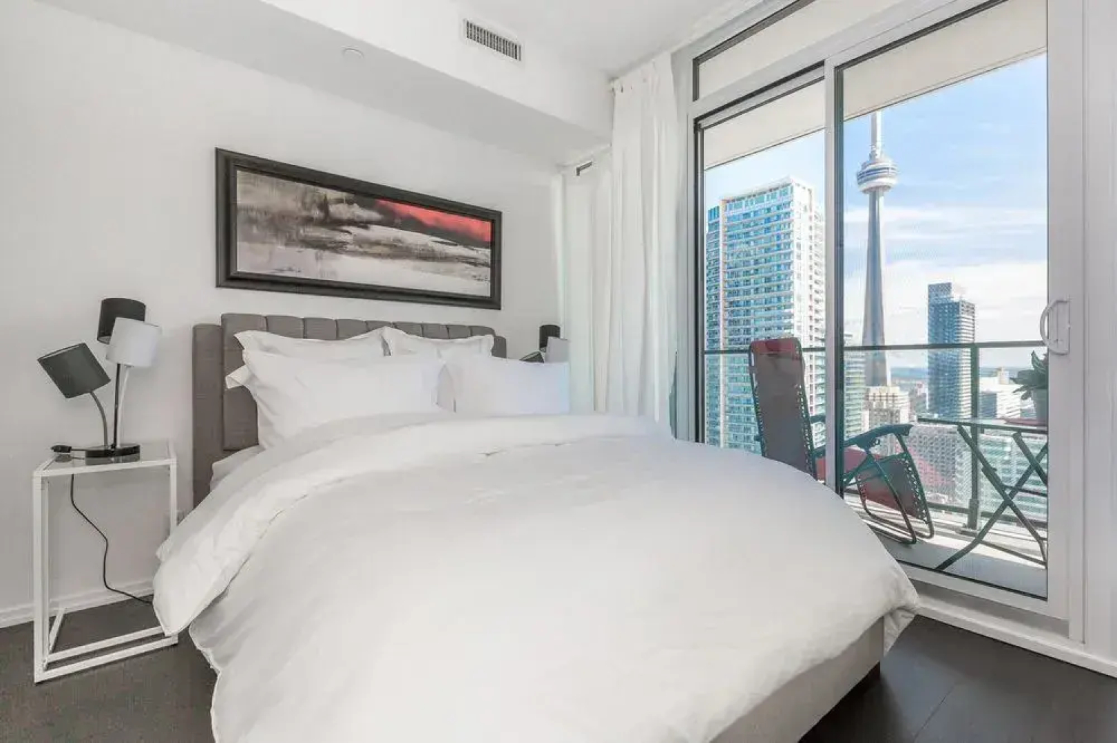 Noel Suites- Peter and Richmond St West