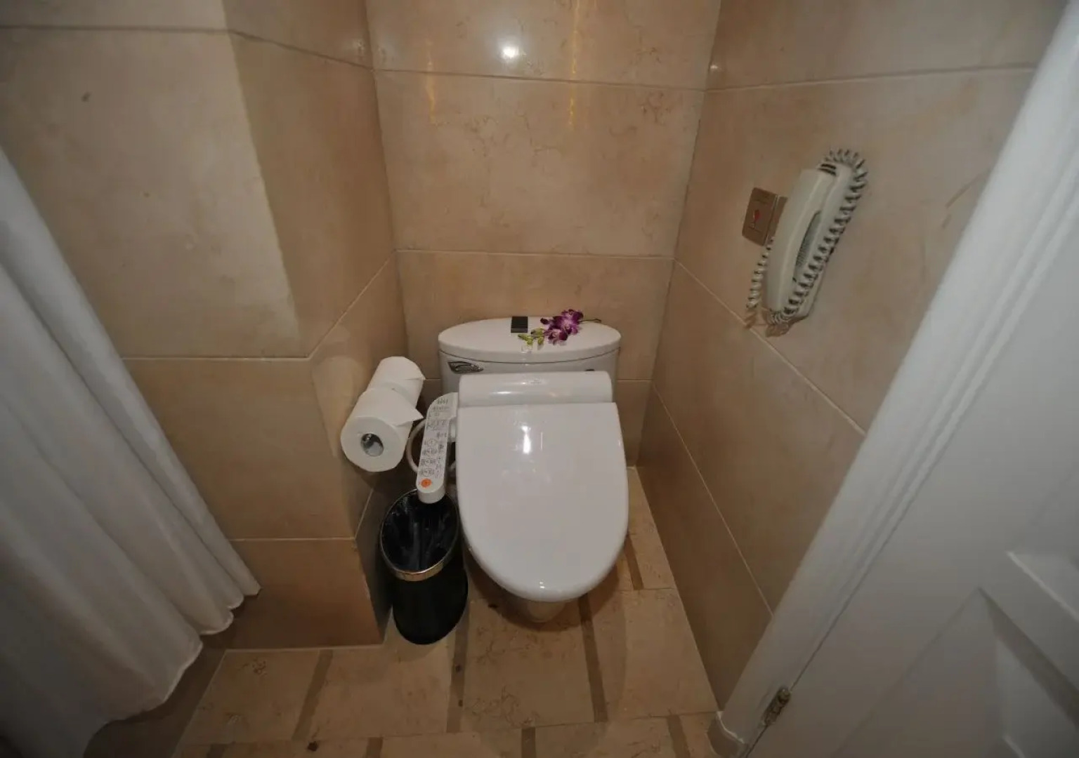 Wealthy All Suite Hotel Suzhou