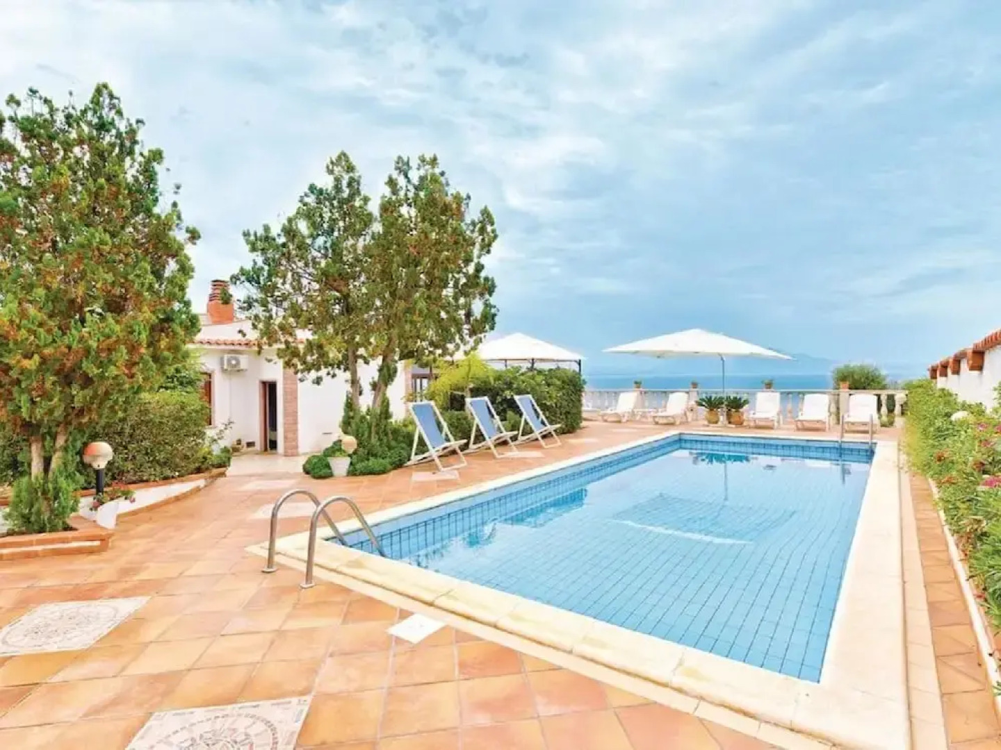 Enticing Villa in Terrasini Near the Sea