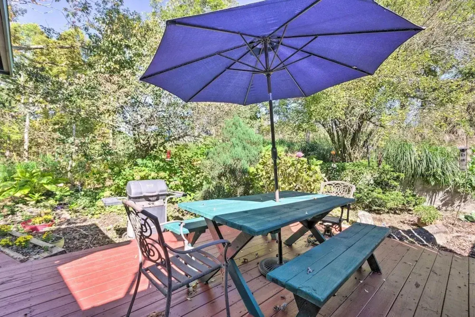 Rustic-yet-cozy Cabin w/ Patio, 12 Mi to Asheville