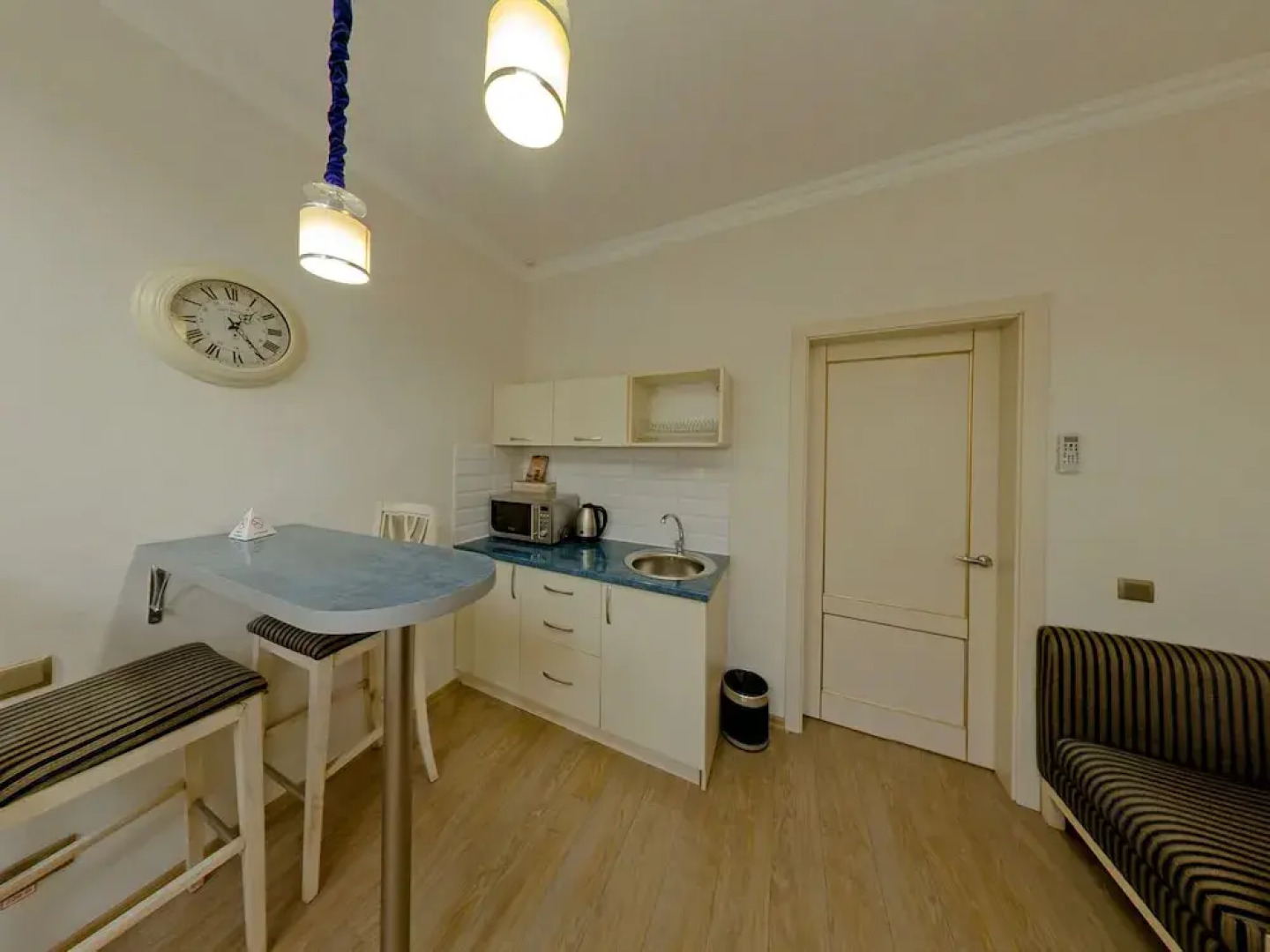 Metro Hotel Apartments