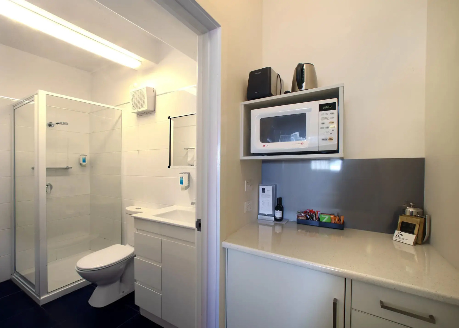 429 Apartments and Suites