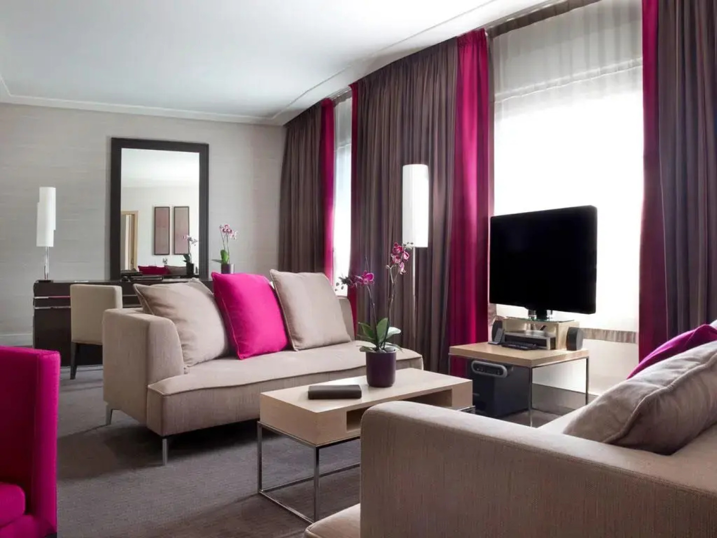 Nest Hotel Paris la Défense - MGallery Collection