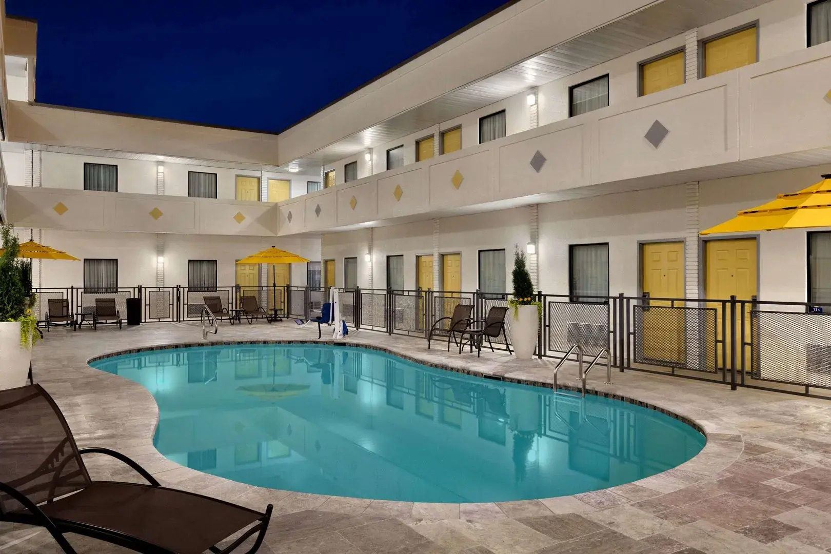 Days Inn - Rivergate