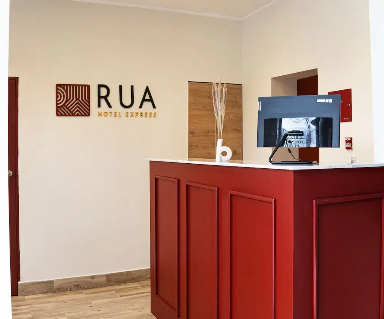 Rua Hoteles - Talara