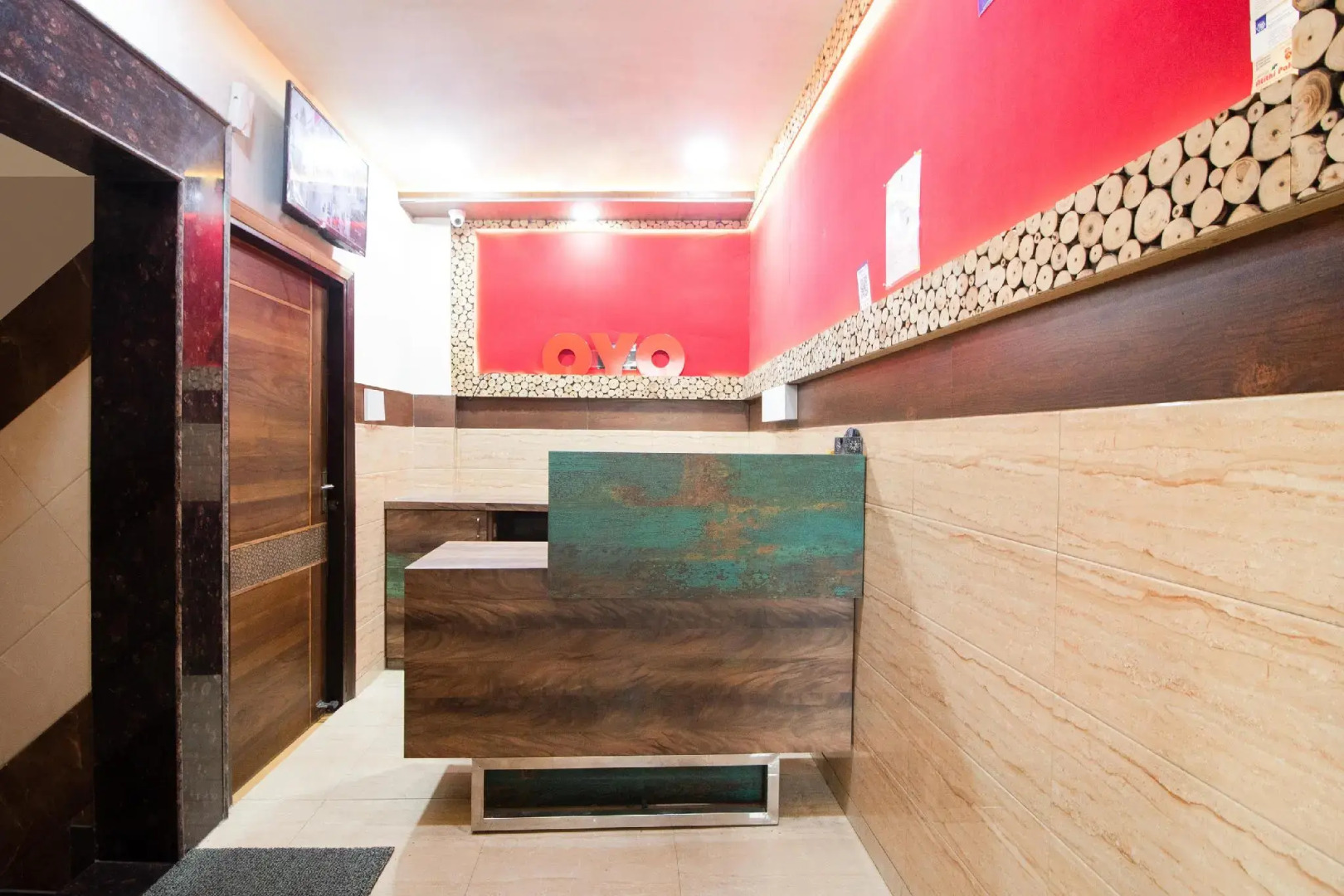 OYO 48489 Adarsh Plaza