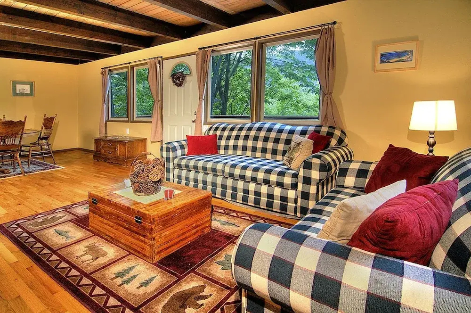 Ridge View Retreat - Three Bedroom Cabin with Hot Tub