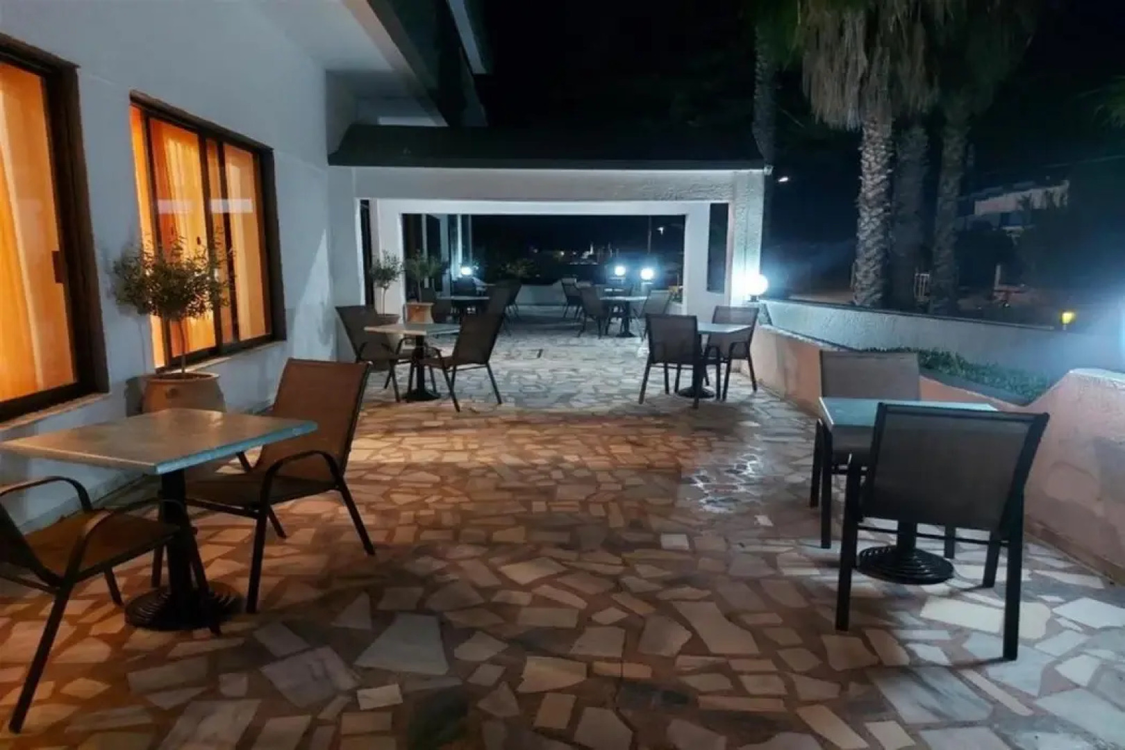 Villa Andrews Hotel