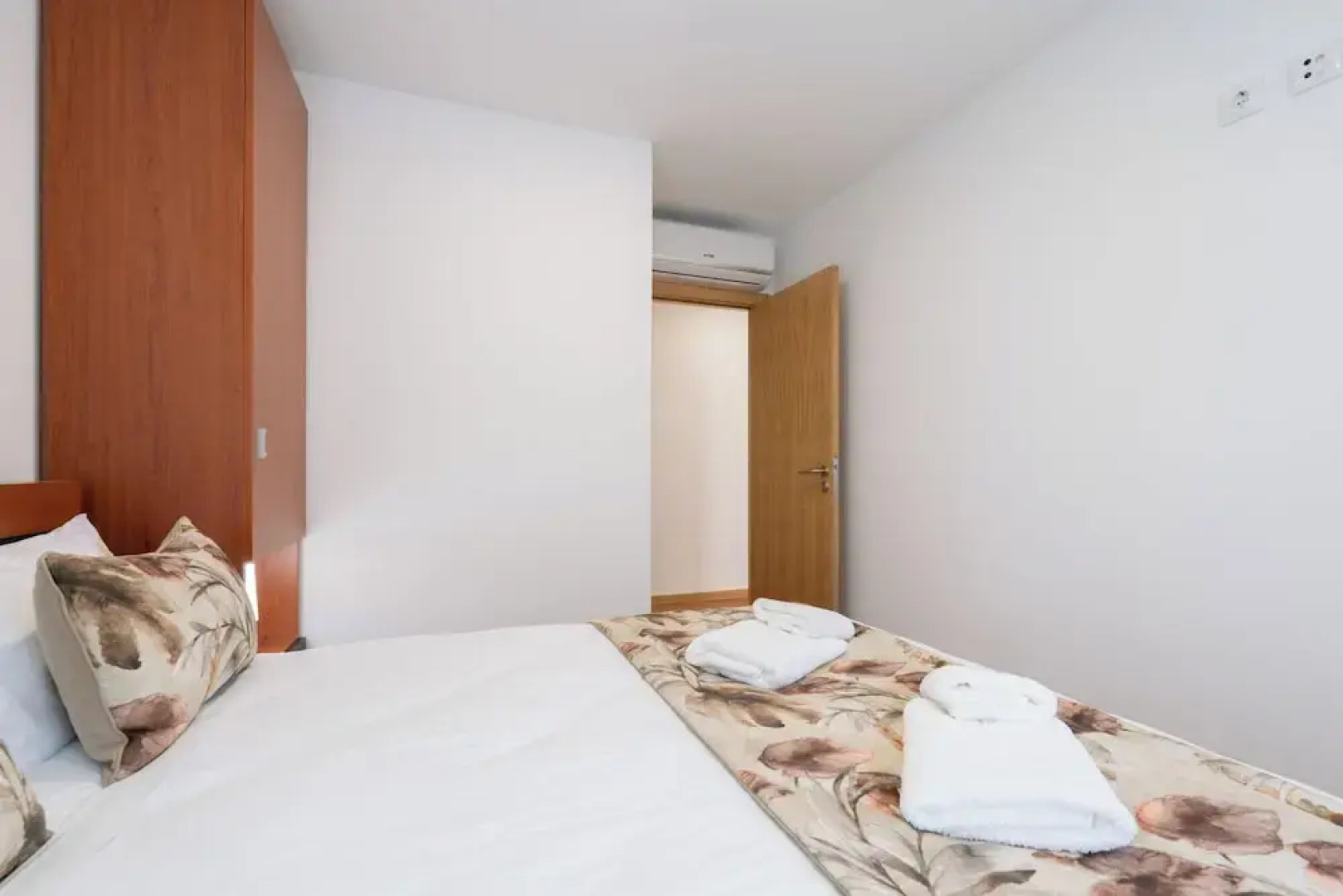 Casa Petisqueira 54 Paredes -Oporto