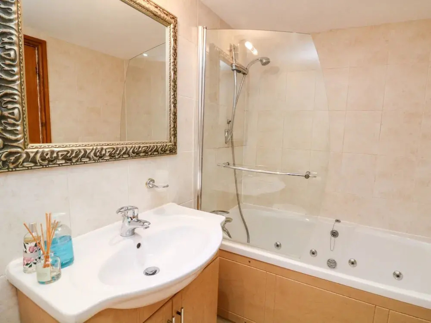 1 Keepers Cottage, Hillfield Village