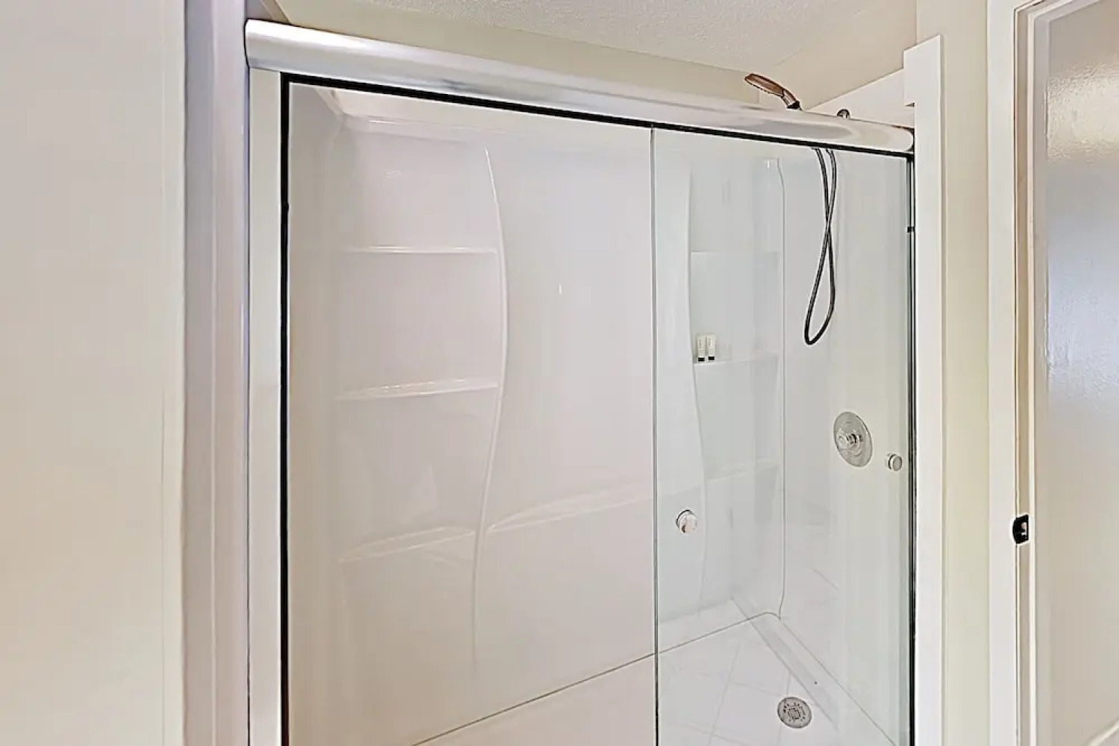 Tropical Gem on Water - 3 Br Home