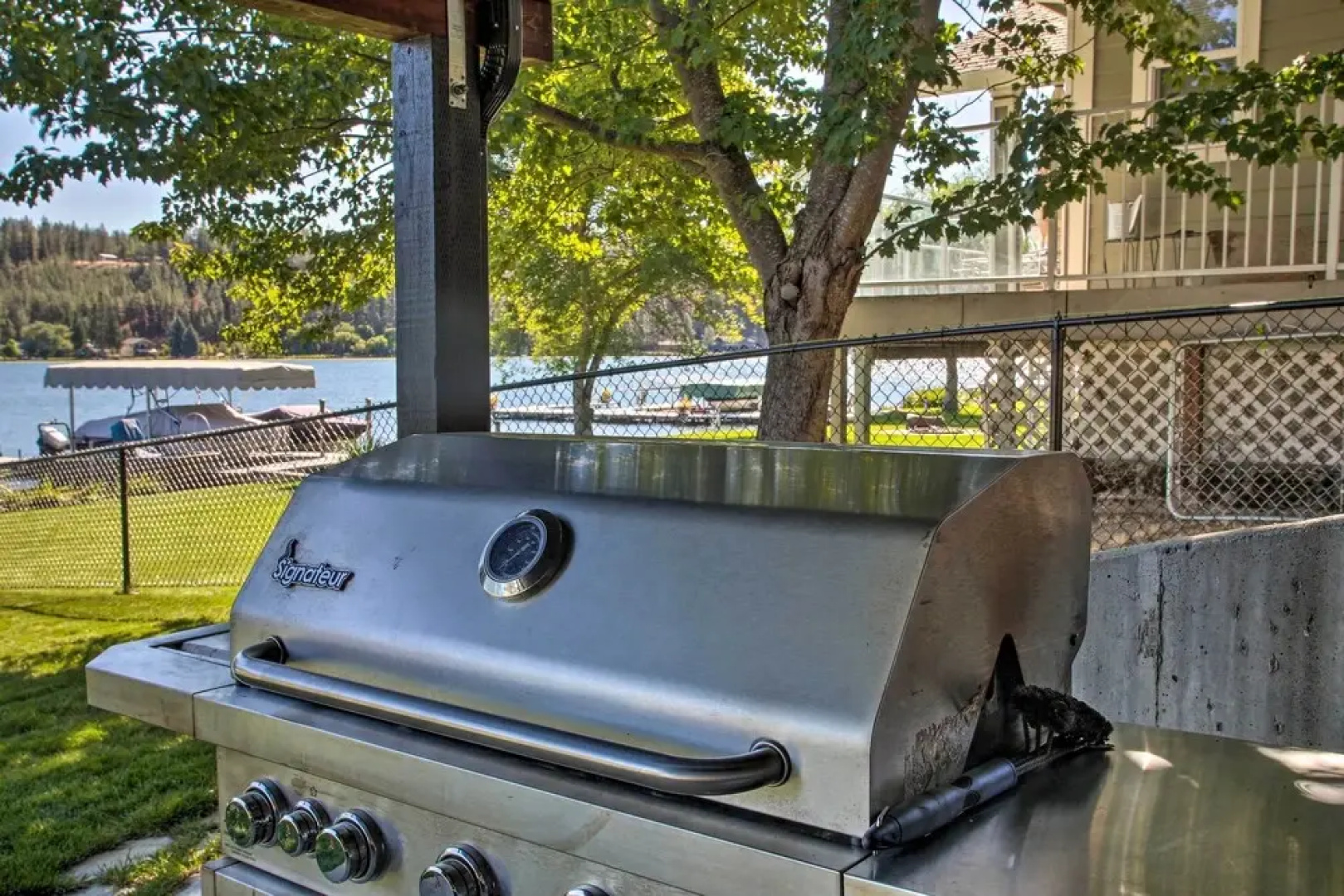 Lakefront Retreat w/ Kayaks, Paddle Boards & Deck!