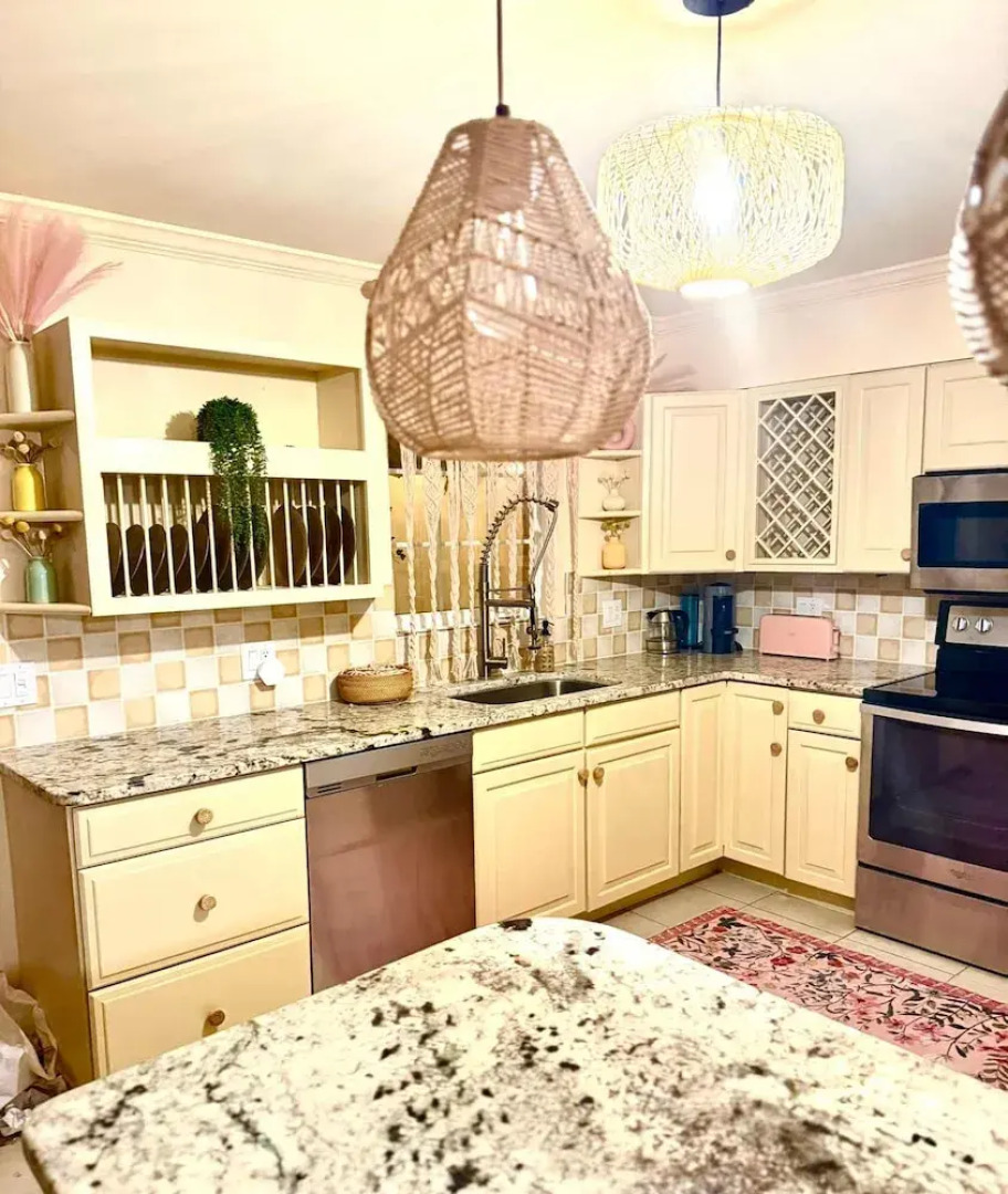 4 Bedroom Studio Luxury Suite