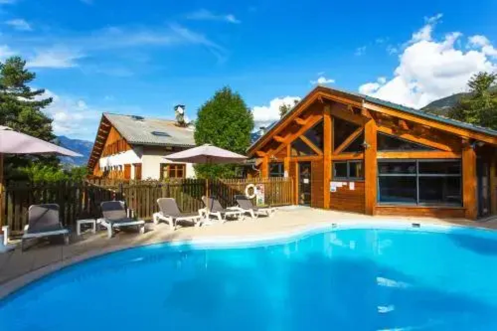 Logis Hotel Les Peupliers