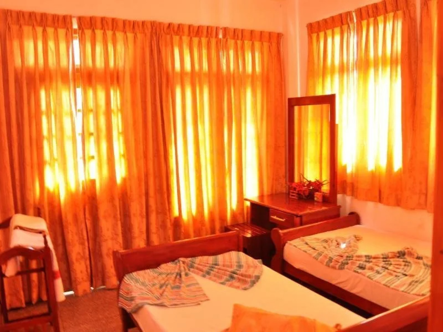 White House Holiday Inn