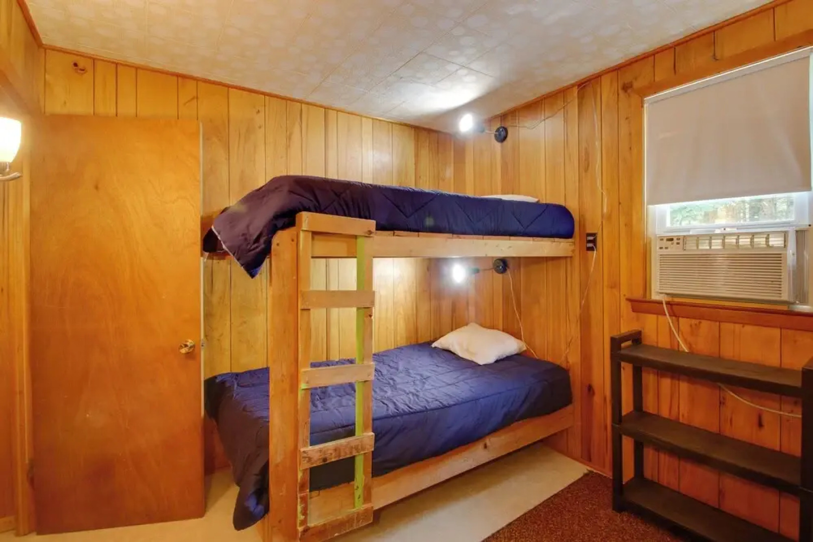 'the Birches' Raymond Getaway w/ Beach & Boat Dock