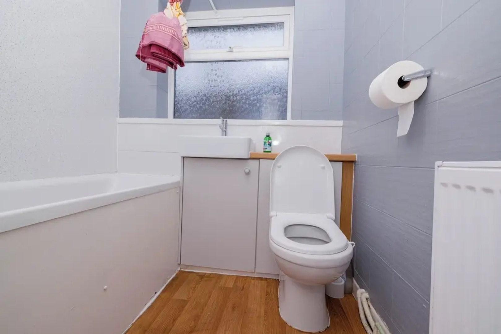 3 Bed - Sleeps 4 - Free Parking - Private Garden