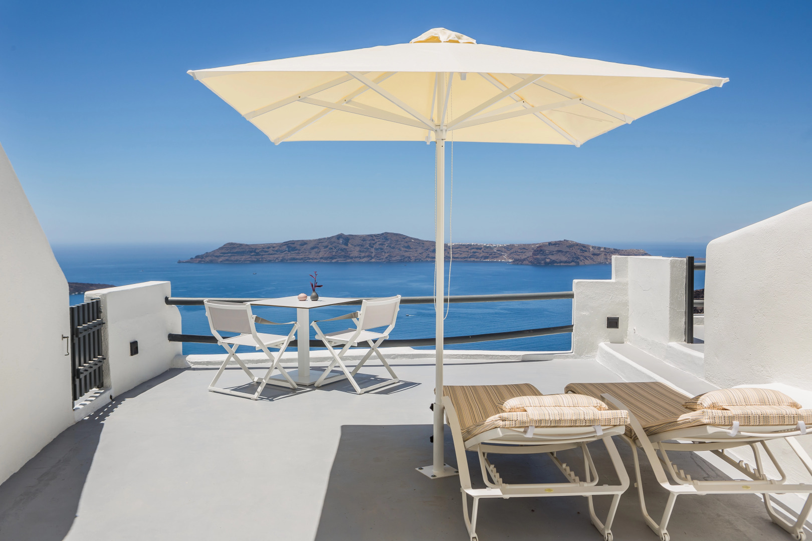 Sun Rocks Boutique Hotel