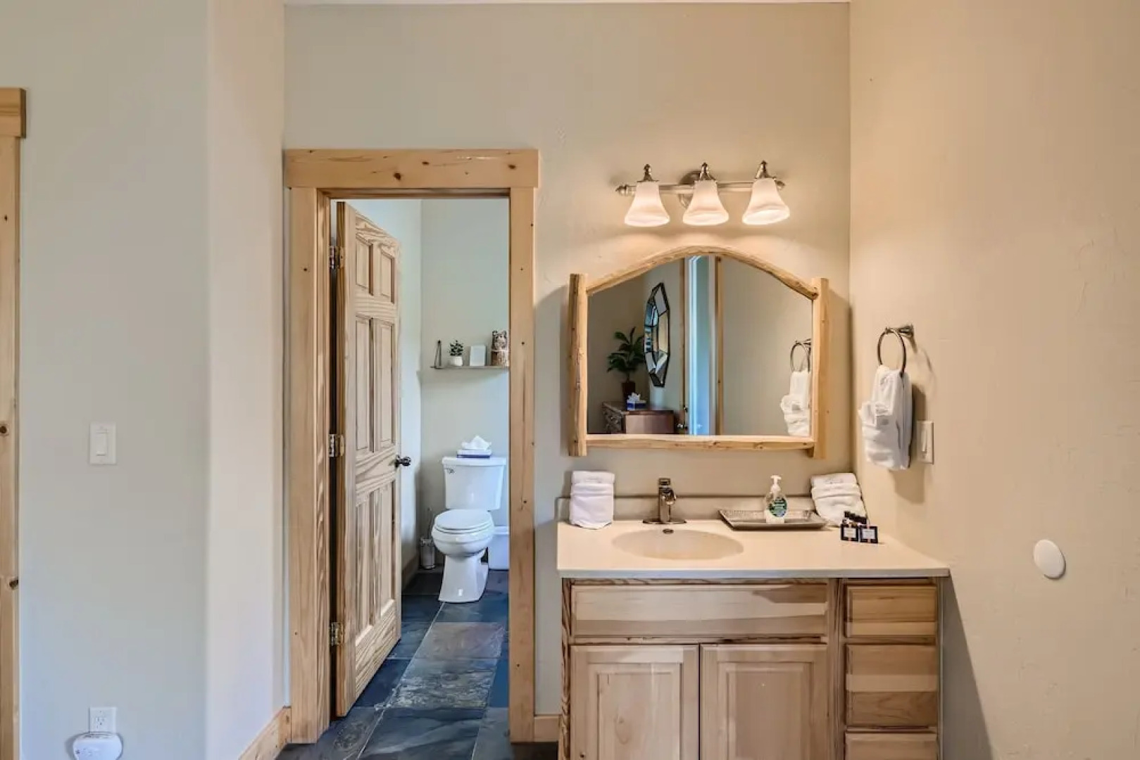 Twin Creek Lodge 7 Bedroom Home by RedAwning