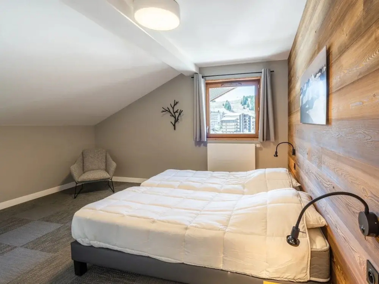 Chalet in Auris-en-oisans With Balcony