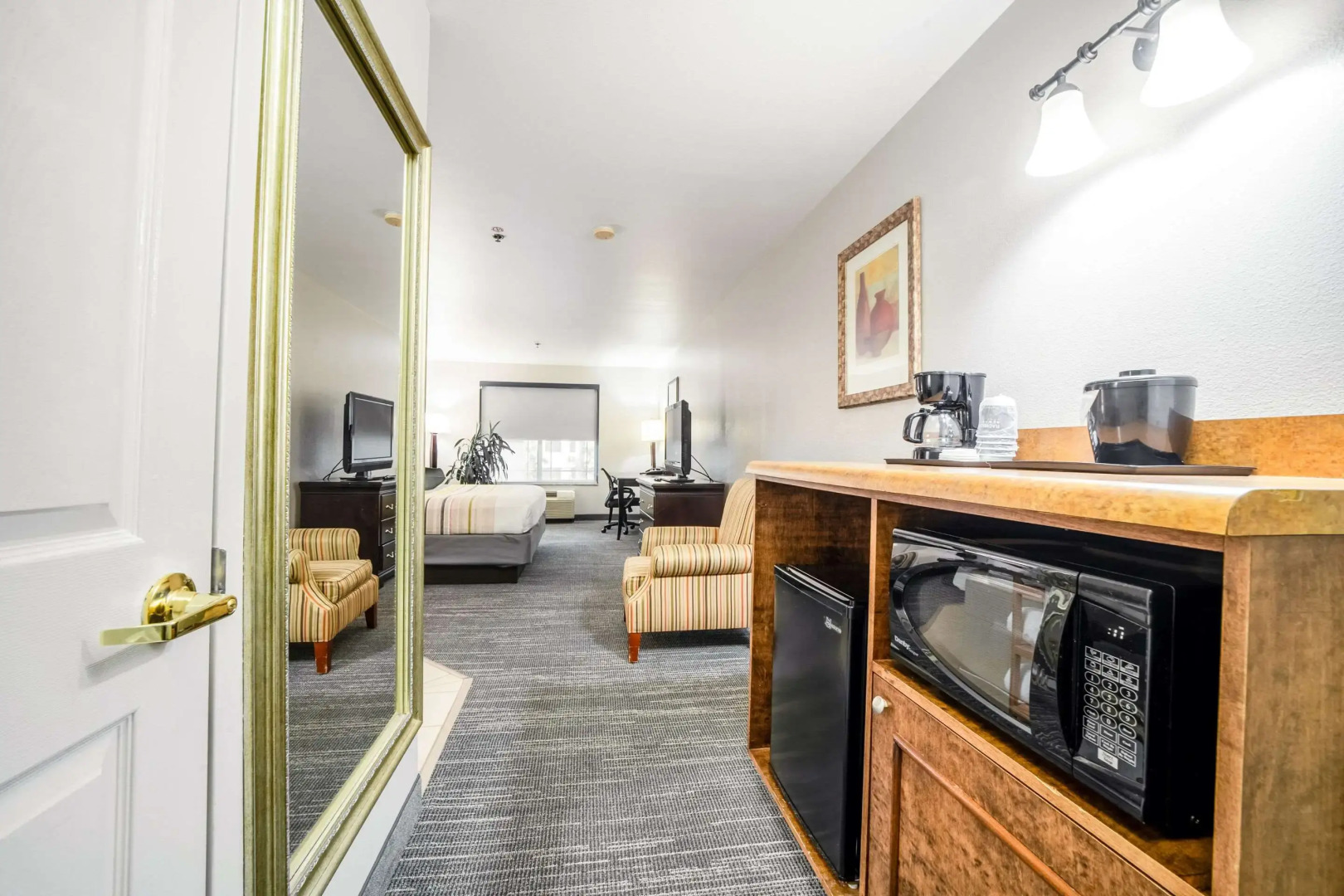 Country Inn & Suites by Radisson, Ontario at Ontario Mills, CA