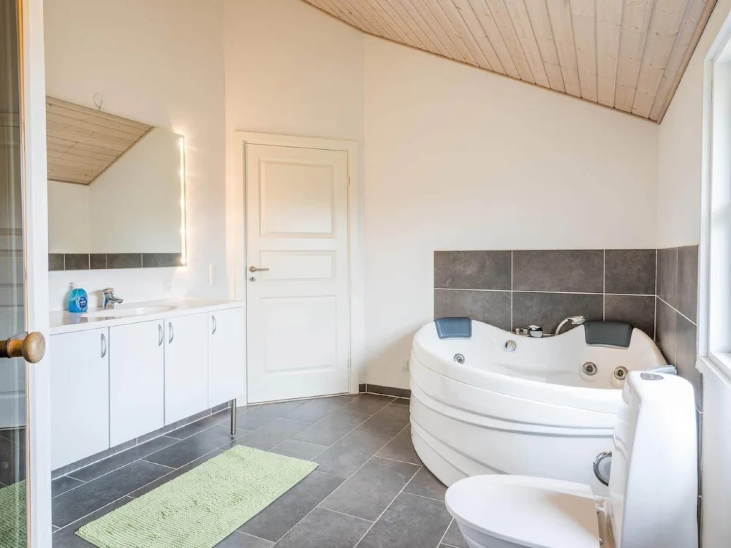 6 Person Holiday Home in Tarm