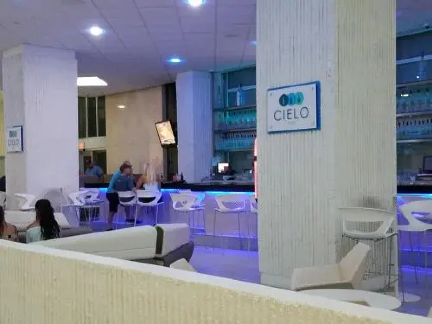 ESJ Azul 1660 - Ocean Front & Pool