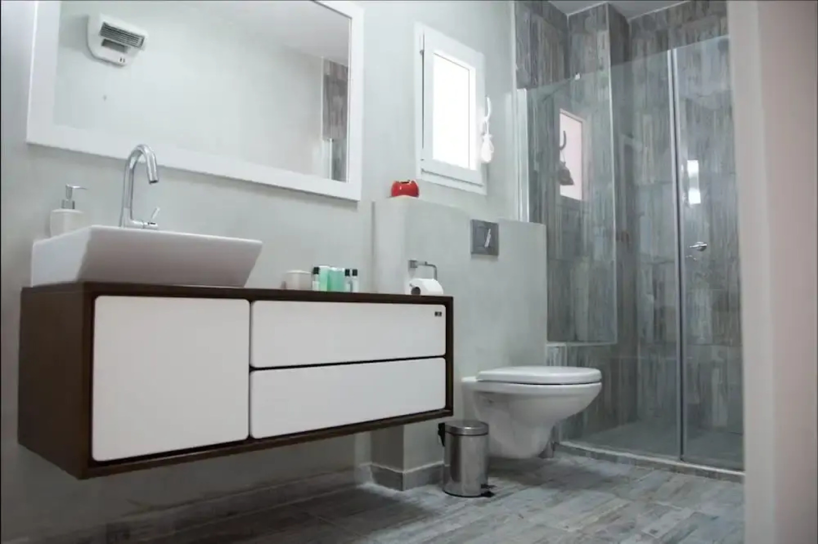 The Seasons Beach Apartment 2