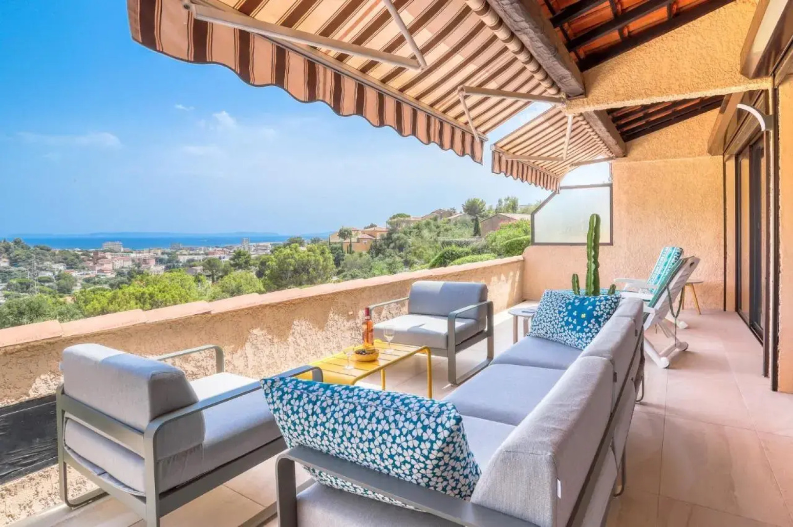 Superbe T4 -Vue Mer- Tout Confort Refait a Neuf!