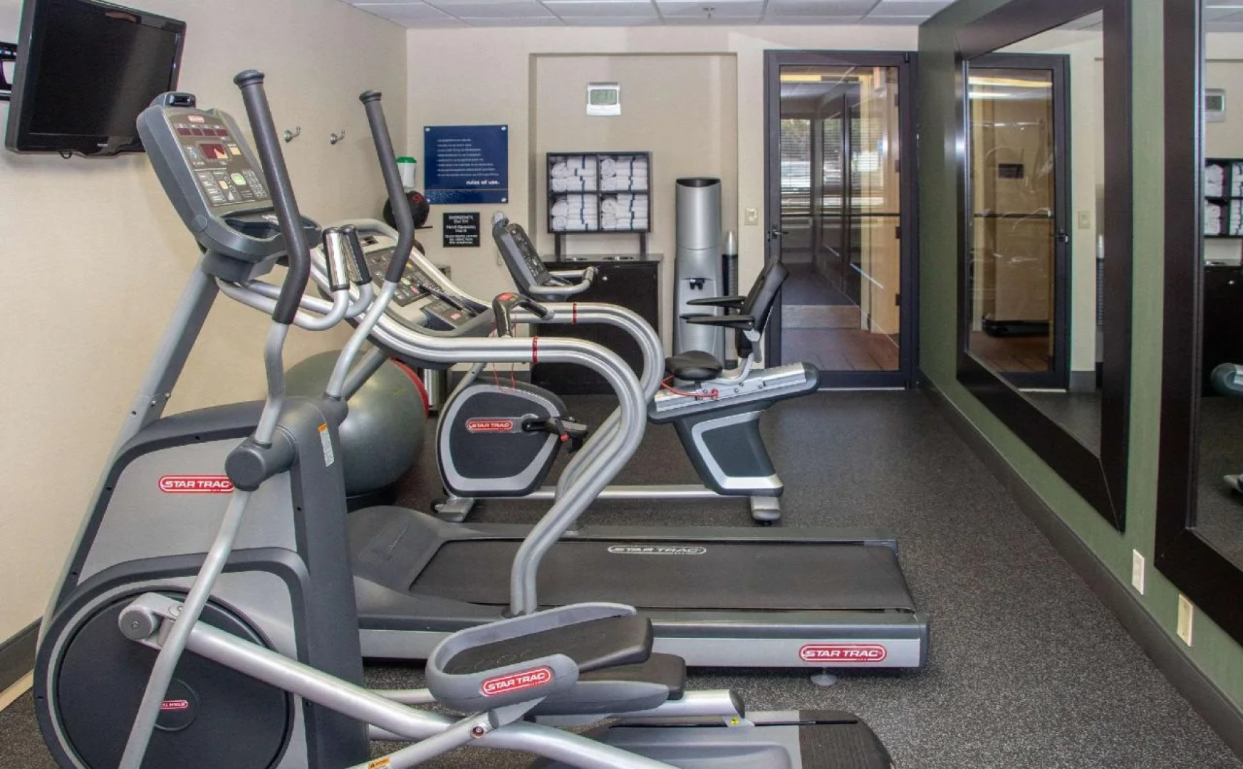 Spark by Hilton Atlanta Airport South College Park