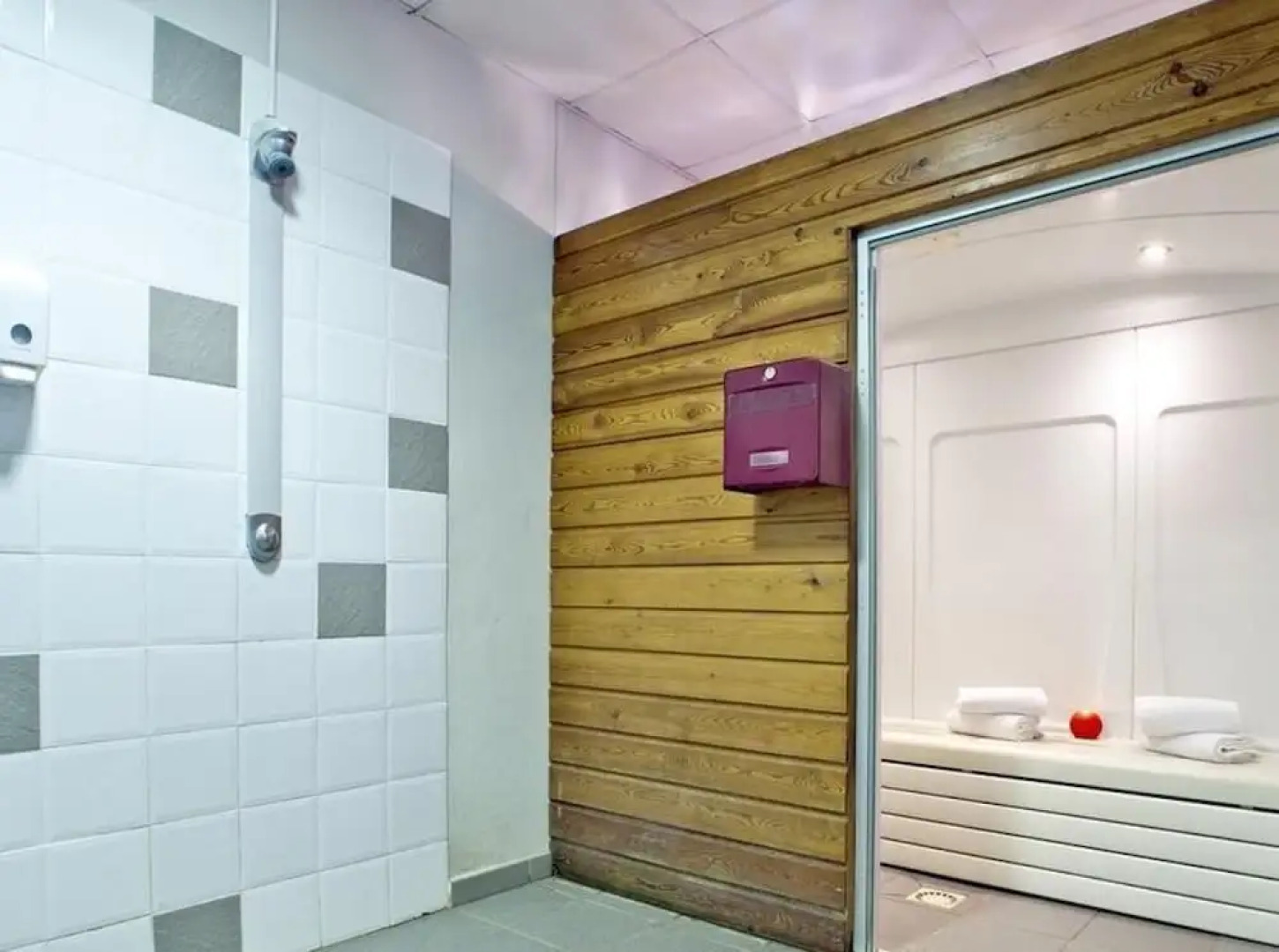 Joli T2 piscine hammam & parking gratuit