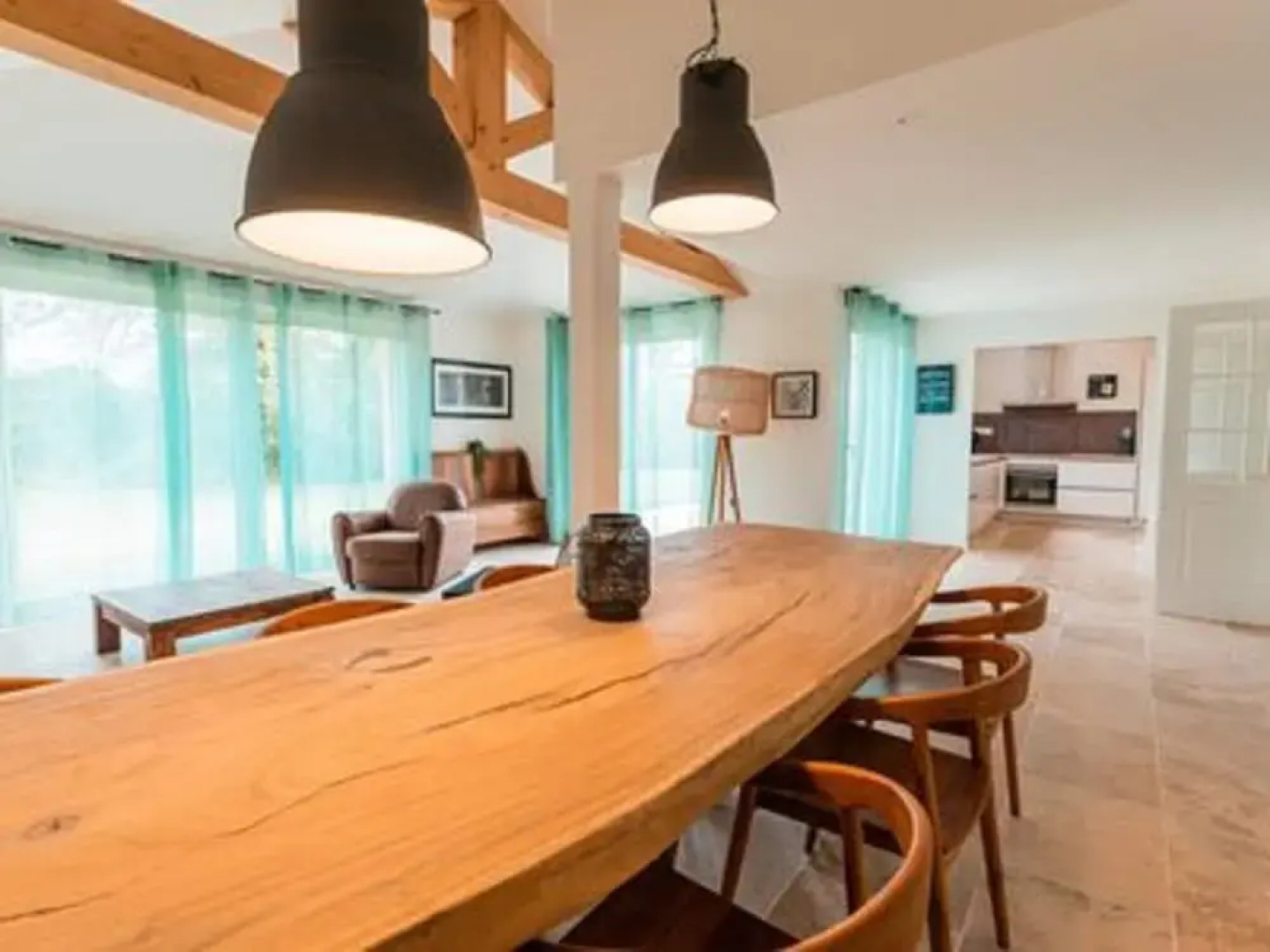 Spacious and Modern Villa With Large Garden and BBQ Area