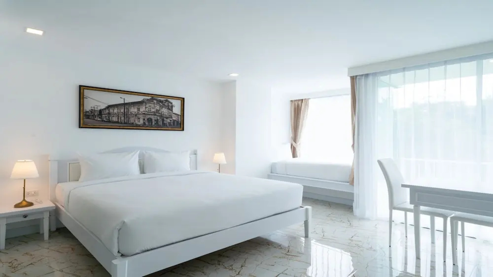 B2 Phuket Premier Hotel