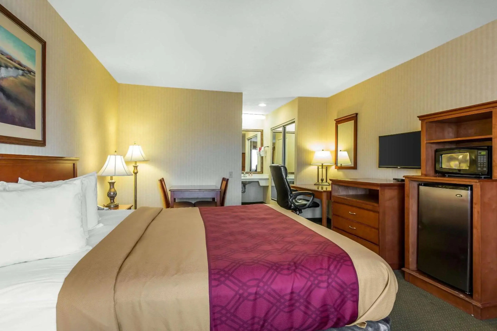 Econo Lodge Inn & Suites Riverside - Corona