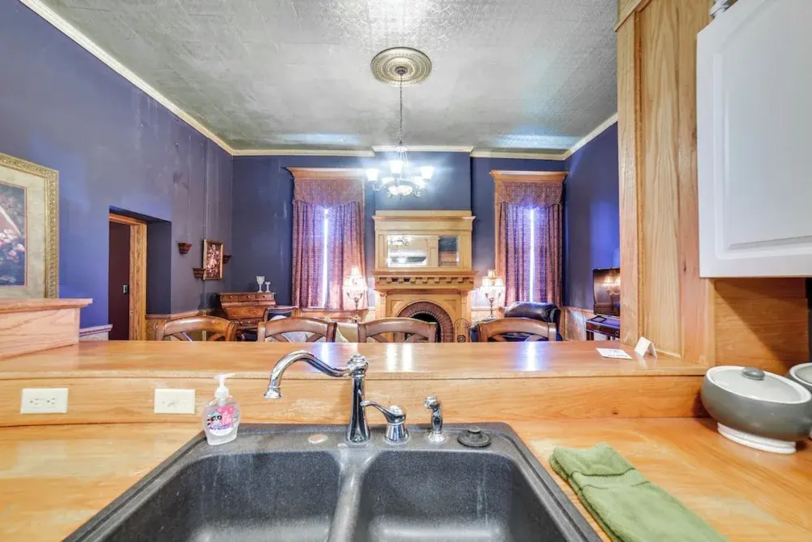 Yankton Apt: 1 Mi to Mount Marty University!