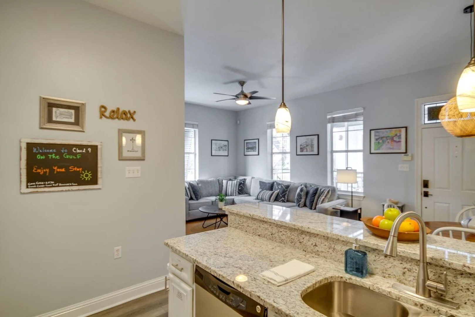 'cloud 9 on the Gulf', 1 Mi to Beach: Pet Friendly