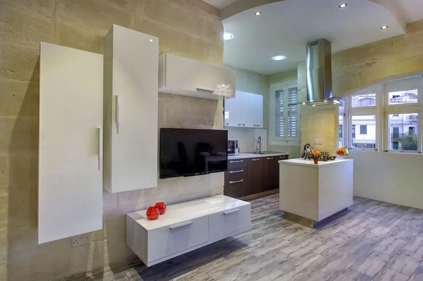 Charming Seafront House In Kalkara