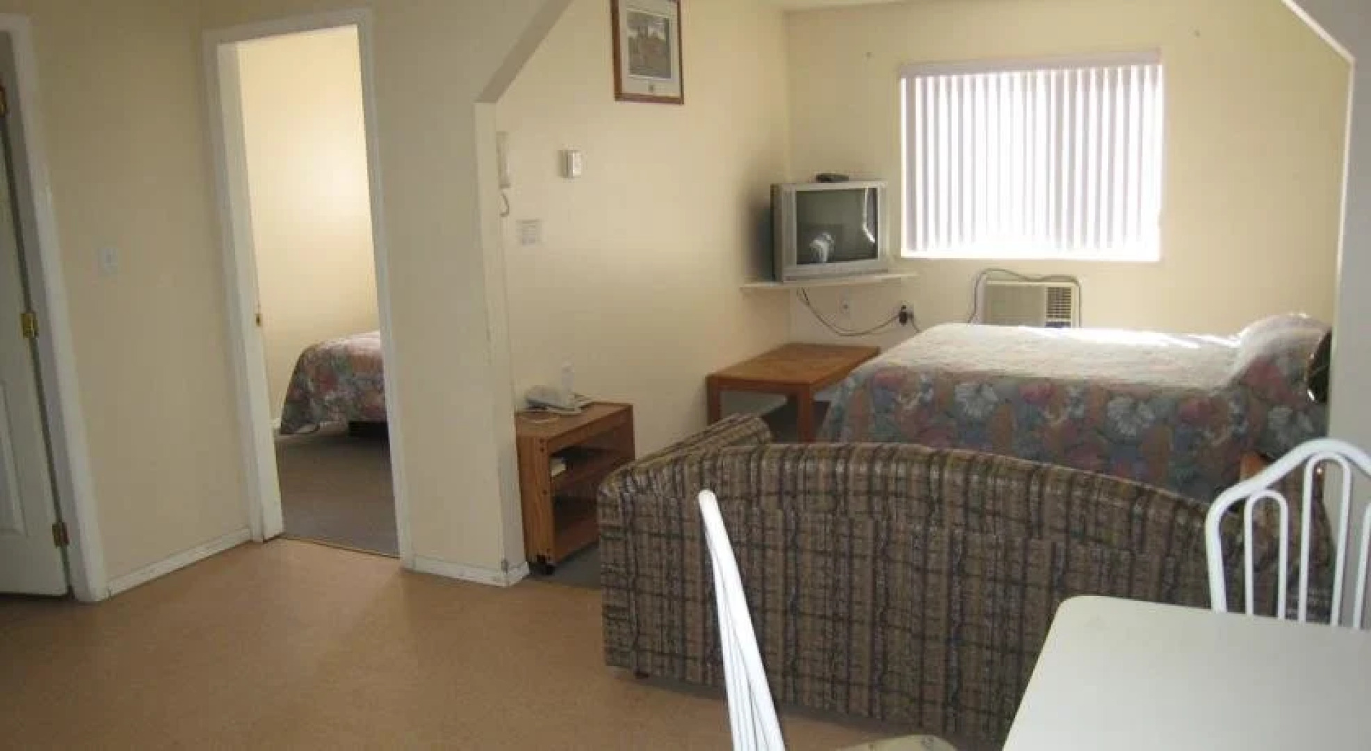 Fraser Bridge Inn & R.V Park