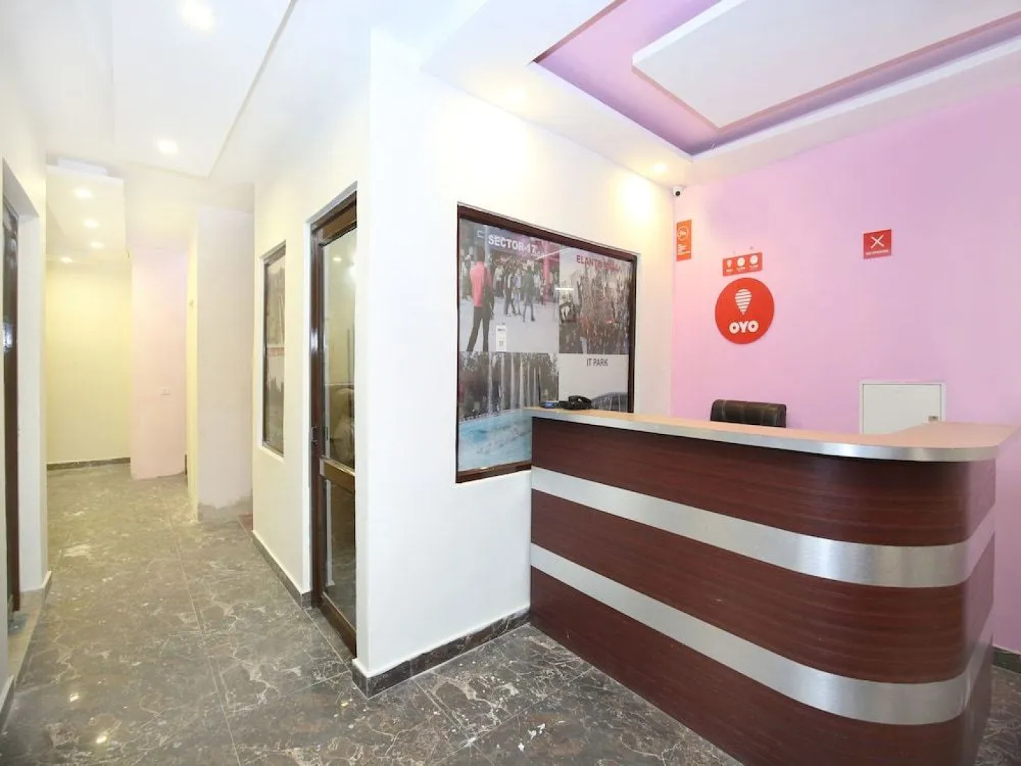 OYO 13119 Hotel Skydeep