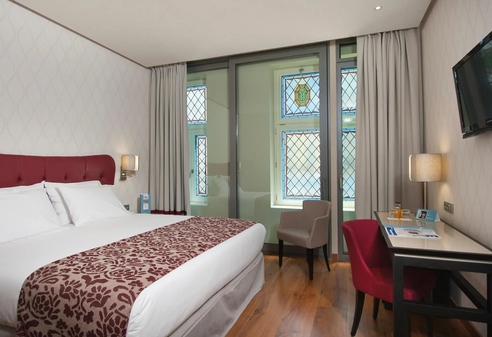 Отель Eurostars Plaza Mayor