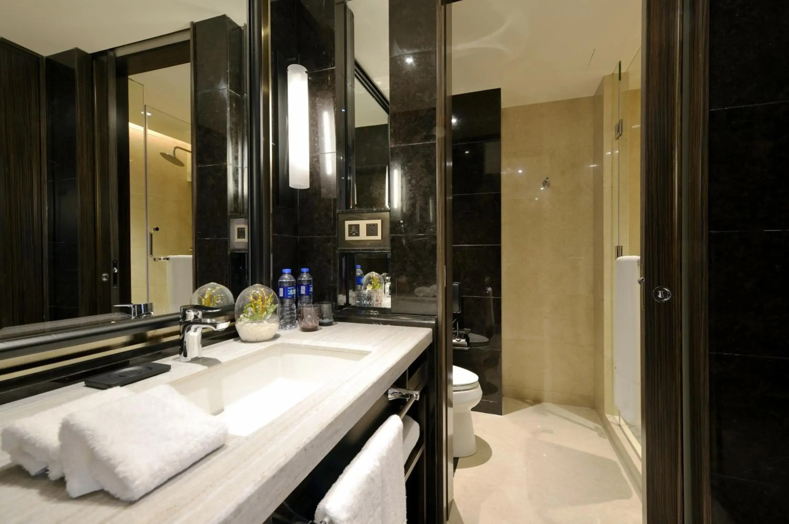 Fuzhou Lakeside Hotel