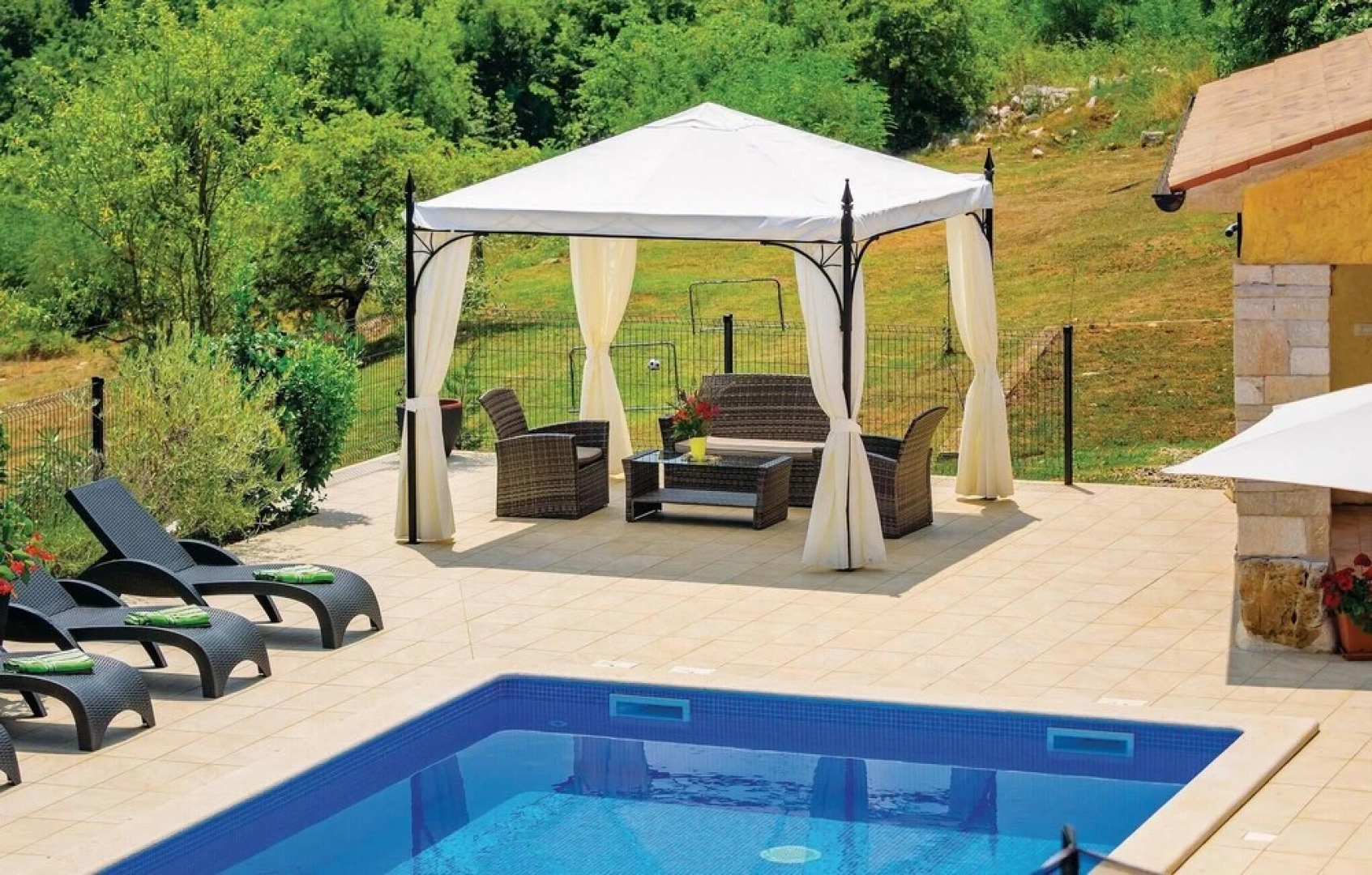 Stunning Home in Barisici With Wifi and 4 Bedrooms