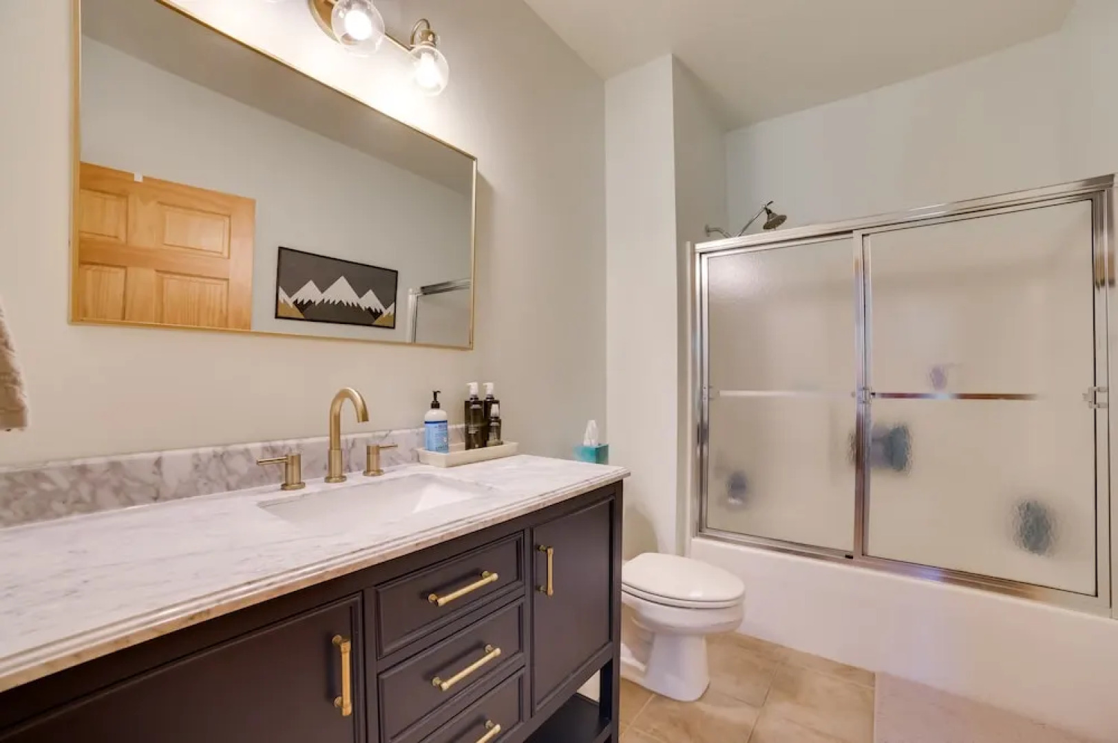 Modern Bellaire Condo: Pool Access, Near Skiing!