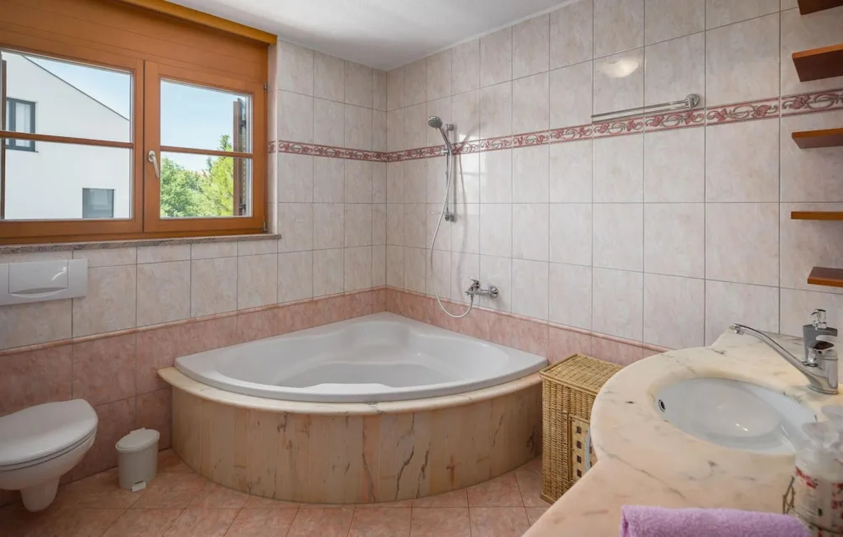 Amazing Home in Medulin with Outdoor Swimming Pool, Hot Tub & WiFi