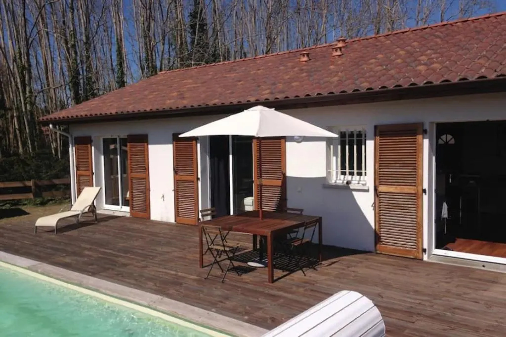 Beautiful Villa With Pool Near Lake And Ocean