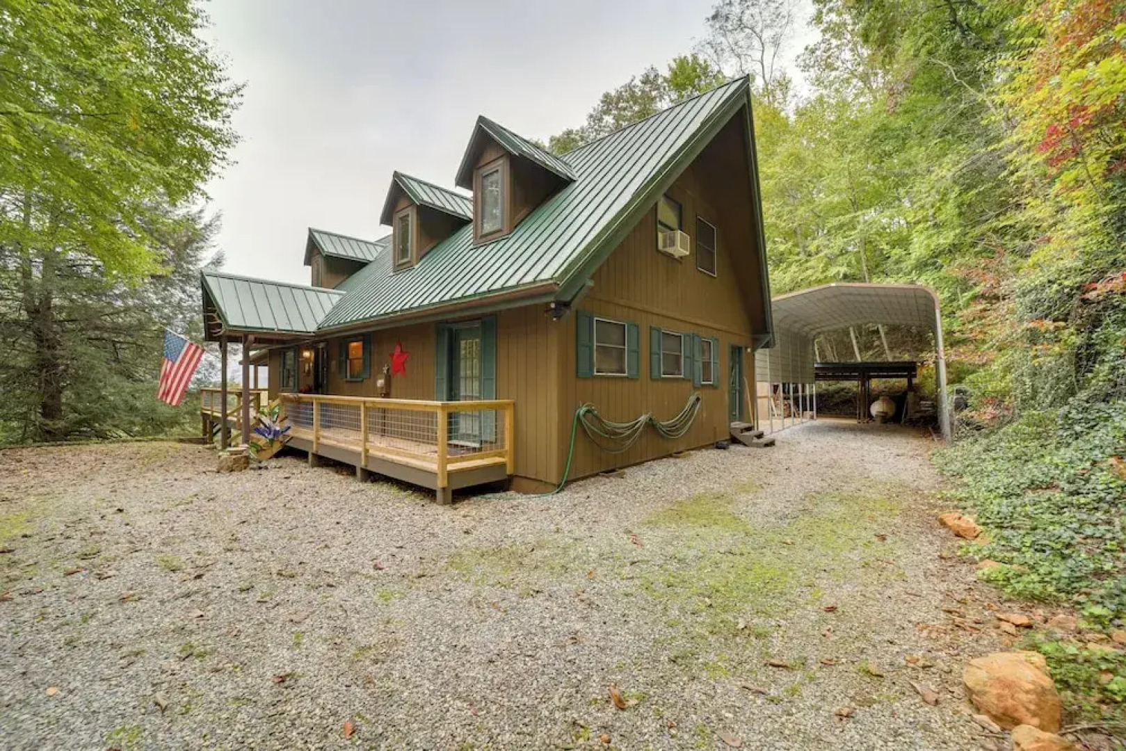 Robbinsville Vacation Rental w/ Covered Balcony